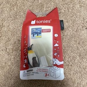 National Geographic Penguin Tonie figure